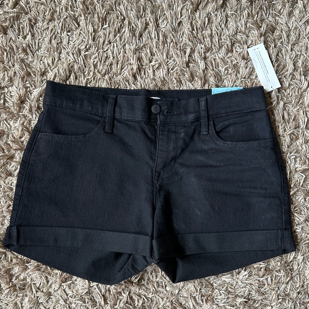 Old Navy women’s black shorts